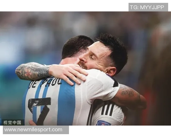 德保罗与梅西亲密合影庆祝晋级期待更辉煌的未来