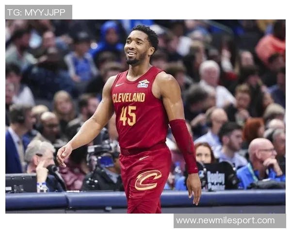 米切尔谈球队表现：在压力下展现应有水平并取得胜利