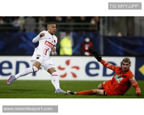 阿尔巴表现惊艳传射建功四次关键传球评分高达九点七分