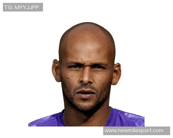 乌拉圭球员奥利维拉积极参与慈善活动助力食品篮分发希望温暖更多需要帮助的人