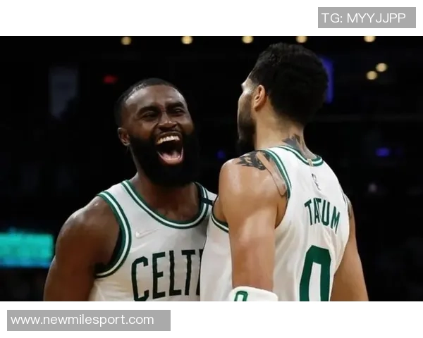 杰伦布朗赛场趣事发际线失守OG球衣遭殃引发球迷热议