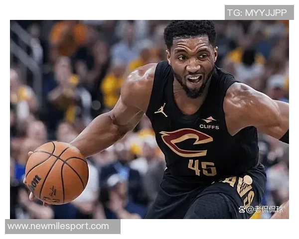 米切尔半场表现亮眼12投7中斩获17分6篮板2助攻且零失误正负值高达19