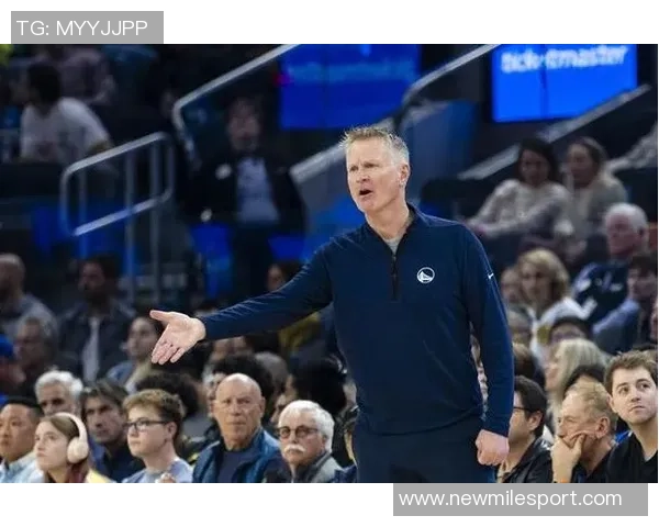 科尔透露霍福德末节缺阵原因不明球队篮板遭遇重创