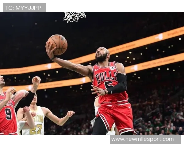 西蒙斯与普理查德联手发威半场三分雨助力球队28分狂潮